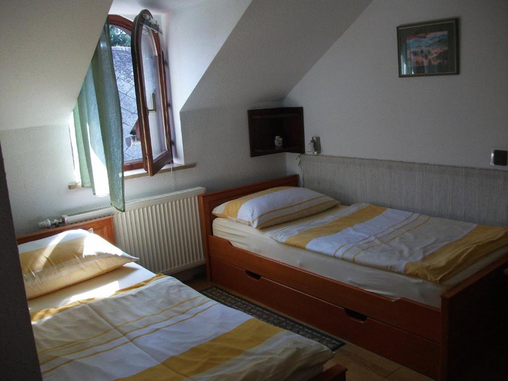 Ria Panzio Bed & Breakfast Esztergom Room photo